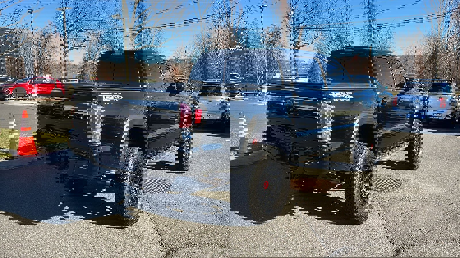 Used 2023 Toyota Tacoma TRD Off-Road image 6