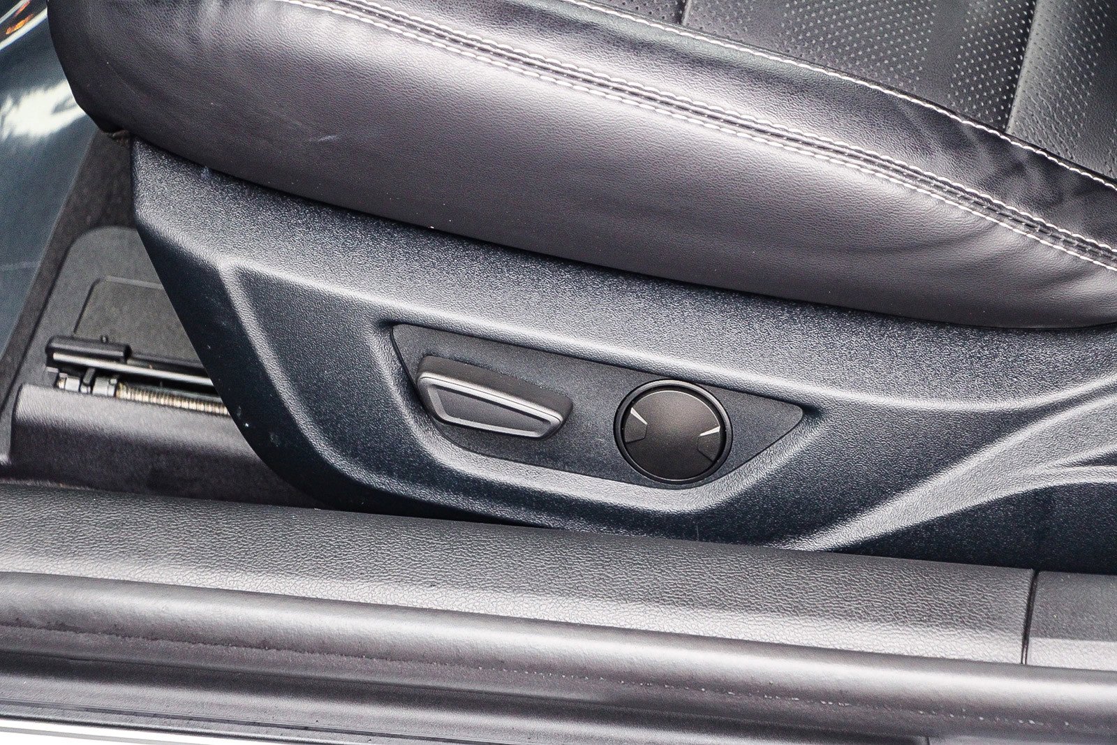 Used 2021 Ford Mustang GT Premium w/ Equipment Group 401A image 17