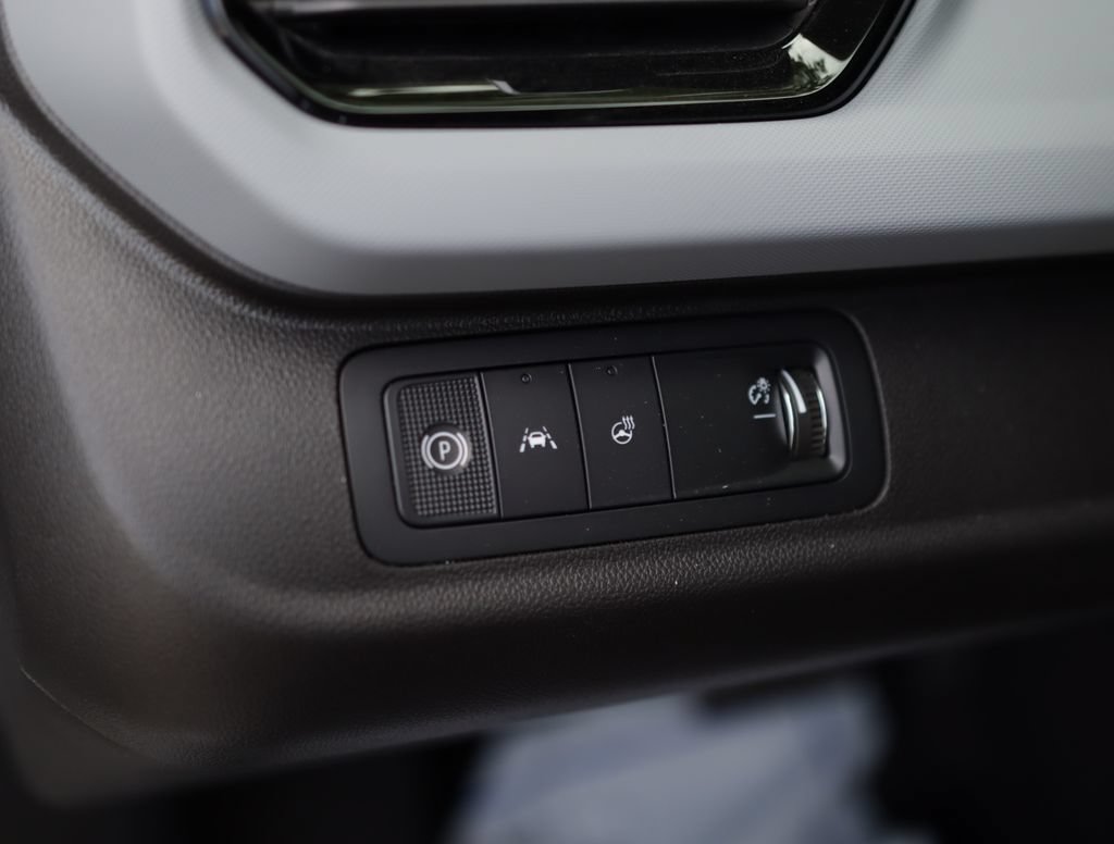 Used 2027 Chevrolet Bolt LT w/ Comfort Package FWD image 10