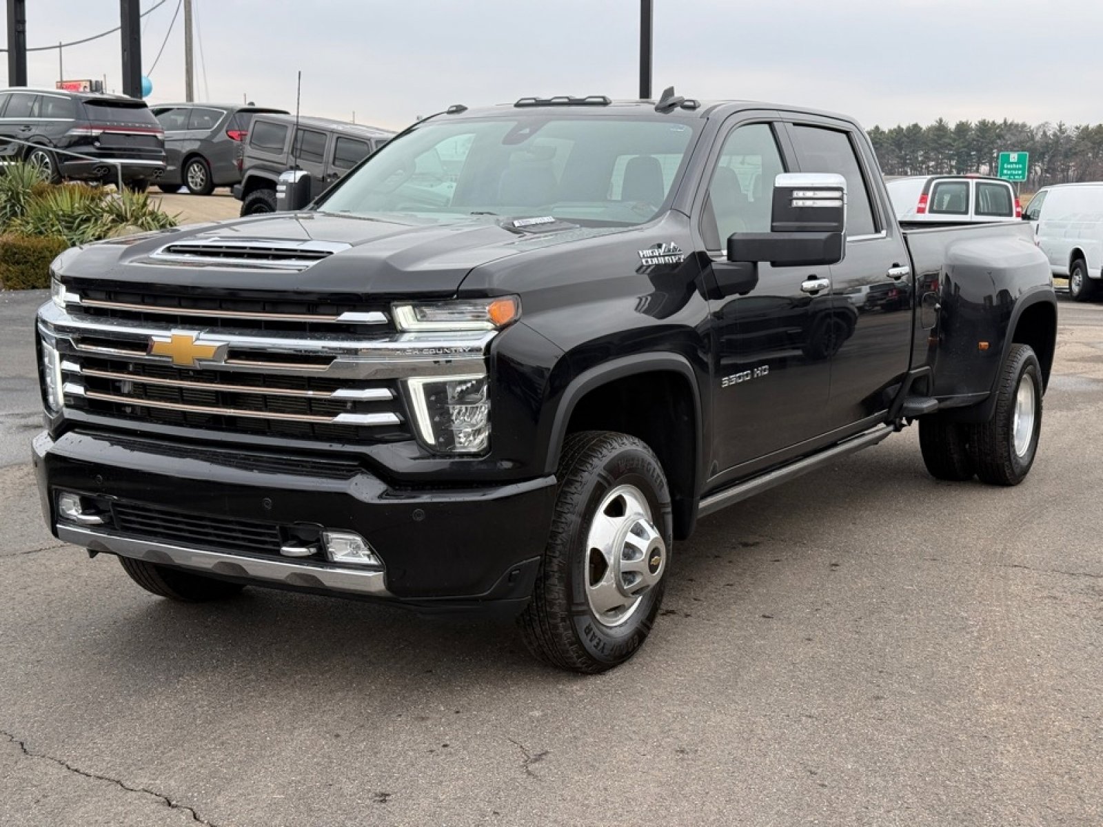 Used 2023 Chevrolet Silverado 3500 High Country image 4