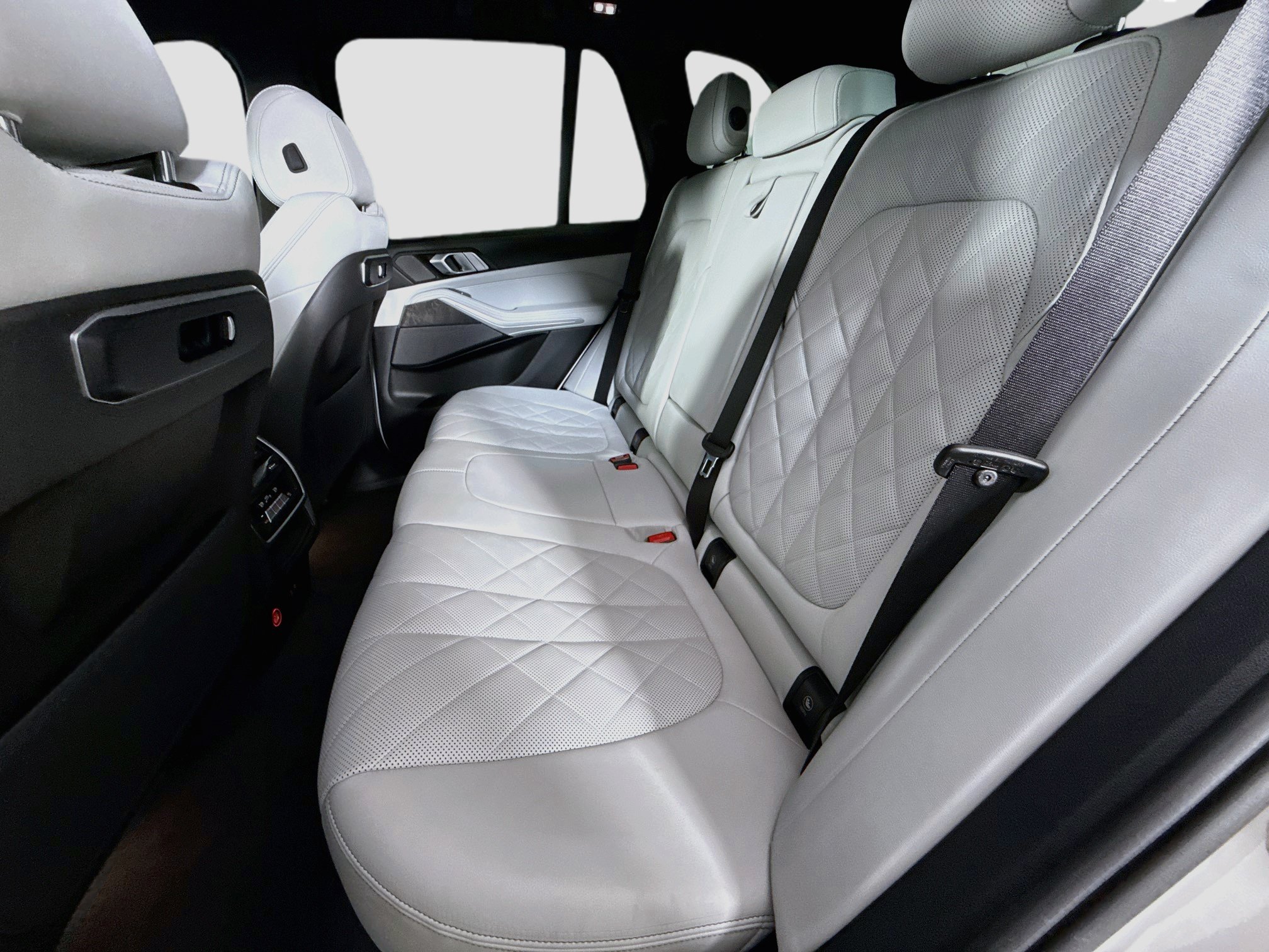 Used 2024 BMW X5 sDrive40i w/ Premium Package RWD image 25