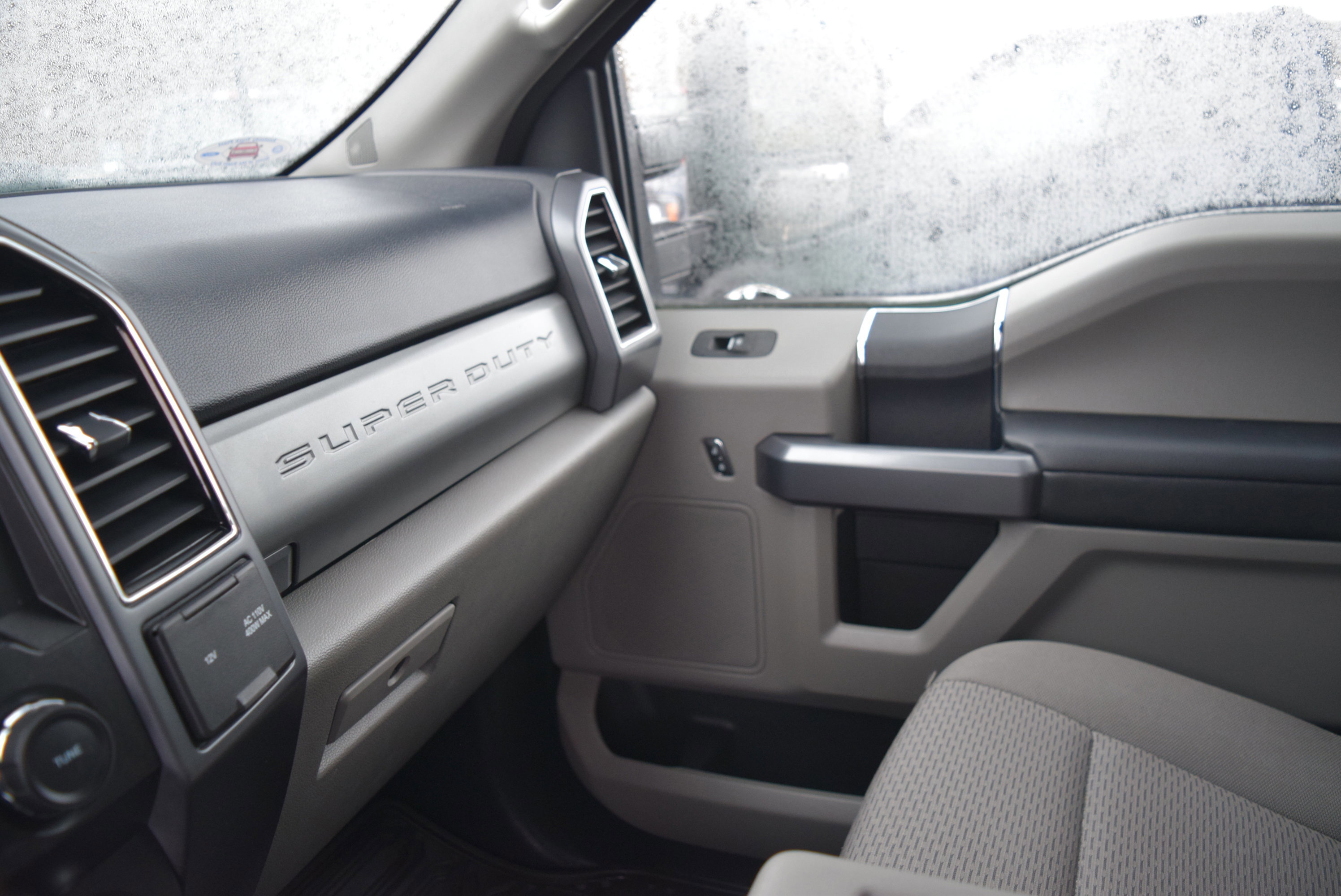 Used 2022 Ford F350 XLT w/ Camper Package image 15