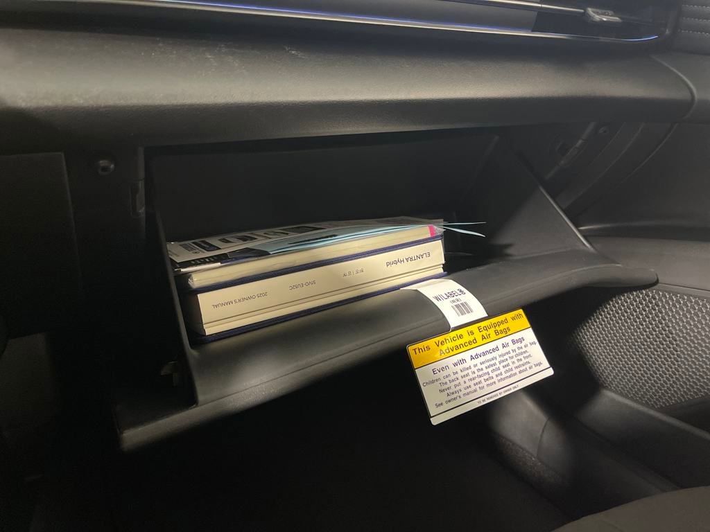 New 2025 Hyundai Elantra SEL image 27