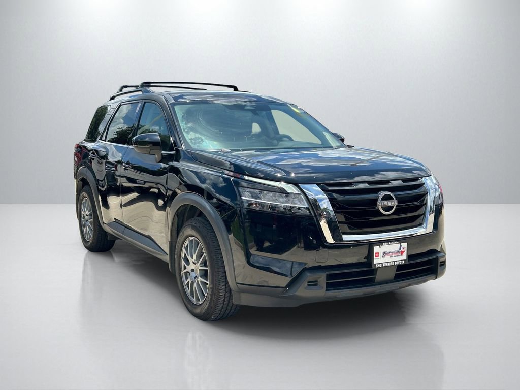 Used 2022 Nissan Pathfinder SV FWD image 3