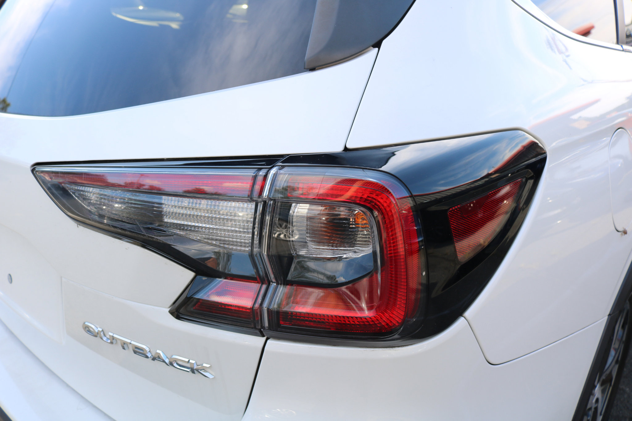 Used 2020 Subaru Outback Limited image 9