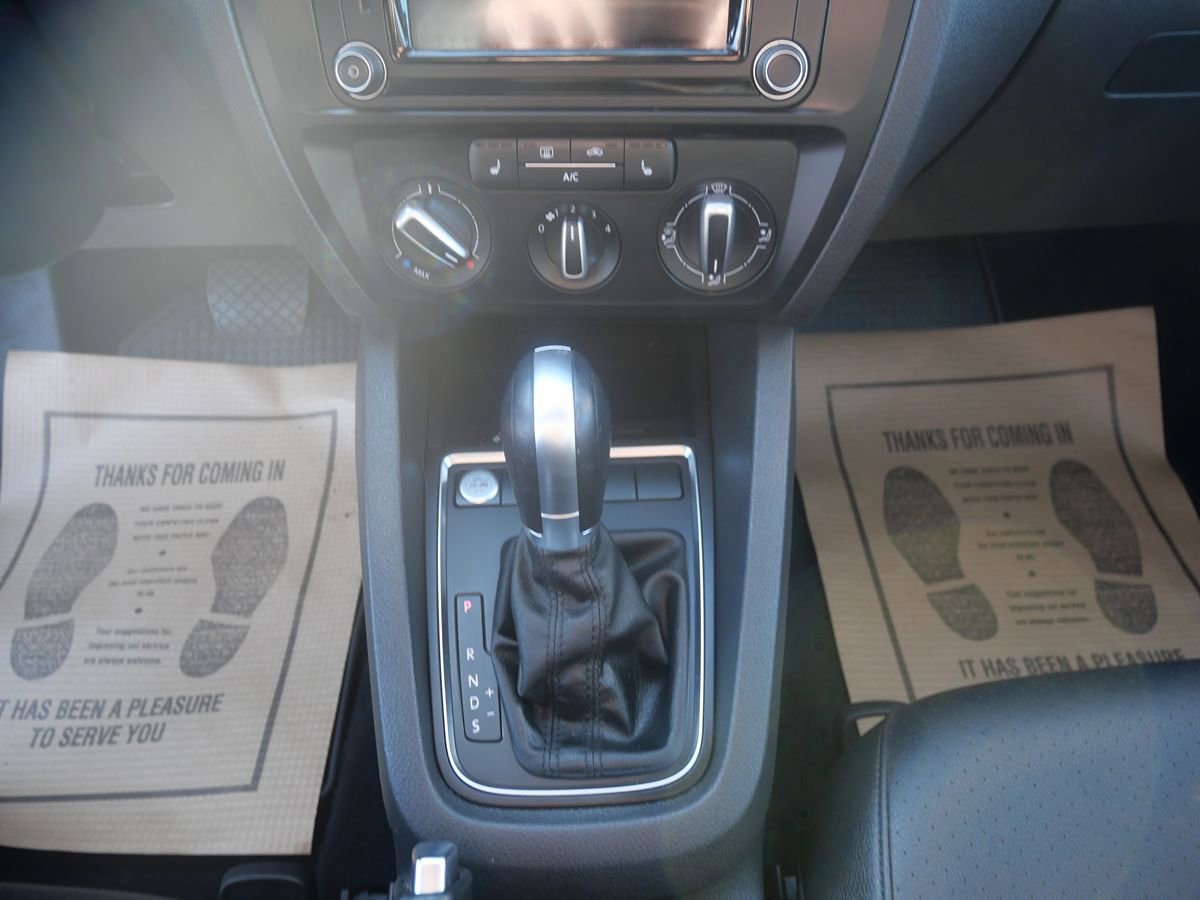 Used 2018 Volkswagen Jetta SE FWD image 12