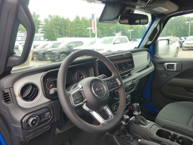 Used 2024 Jeep Wrangler Unlimited Sahara AWD/4WD image 18