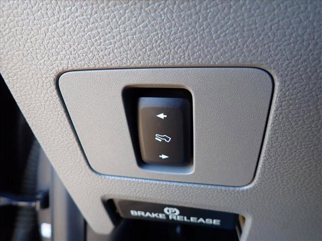 Used 2019 Ford F350 XLT w/ XLT Premium Package image 16