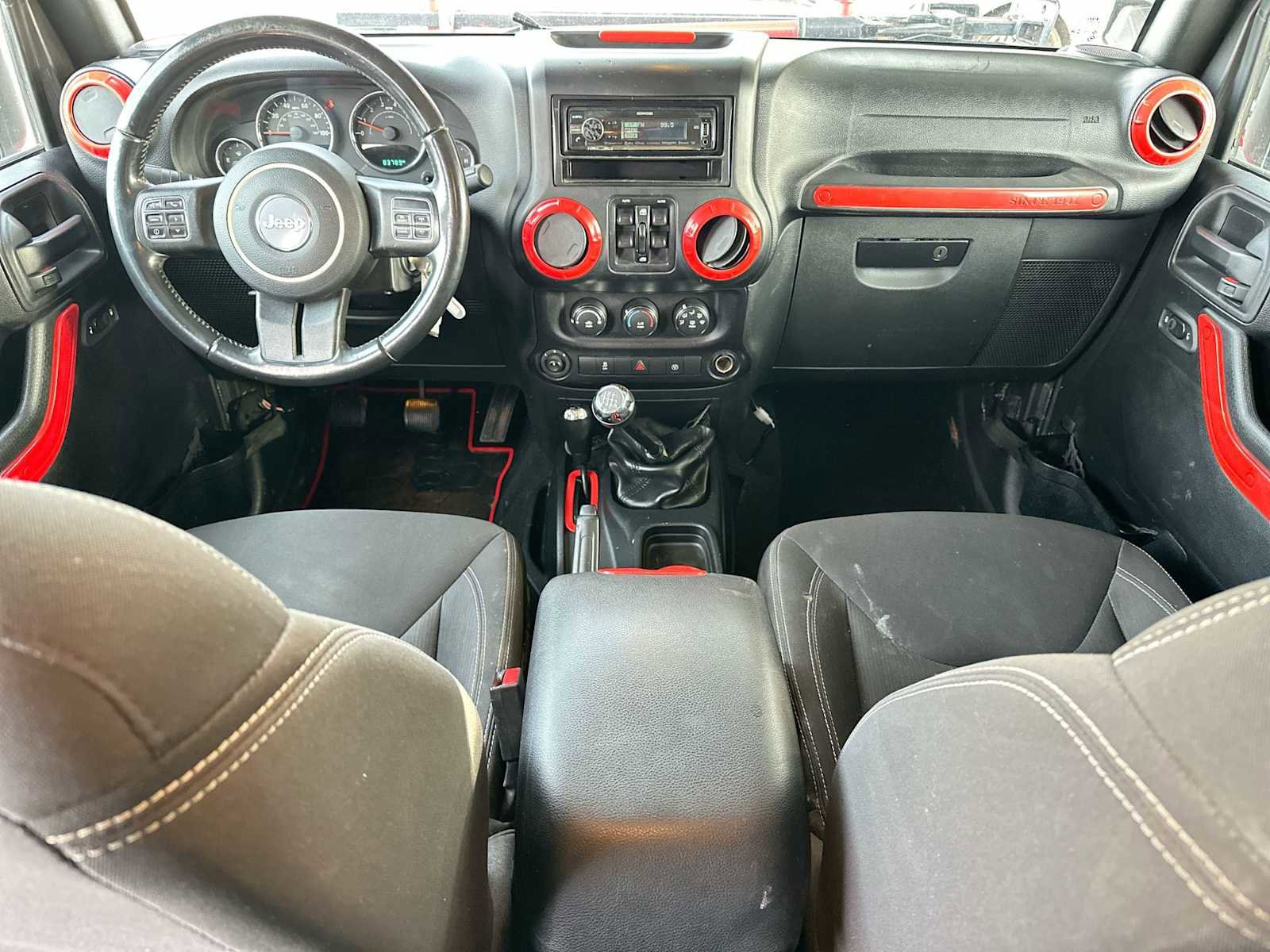 Used 2016 Jeep Wrangler Unlimited Rubicon w/ Connectivity Group image 25