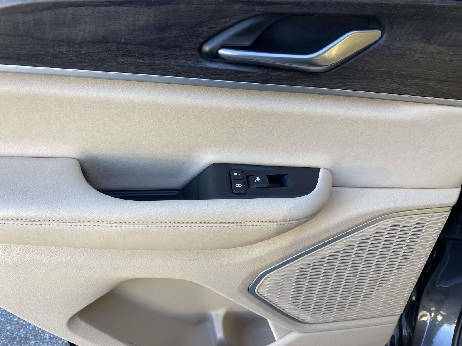 Used 2022 Jeep Grand Cherokee Limited image 13