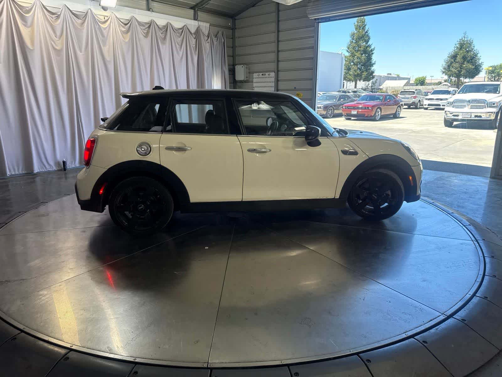 Used 2022 MINI Cooper S FWD image 3