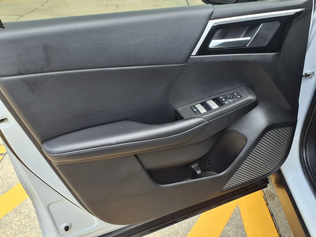 Used 2023 Mitsubishi Outlander Ralliart AWD/4WD image 17
