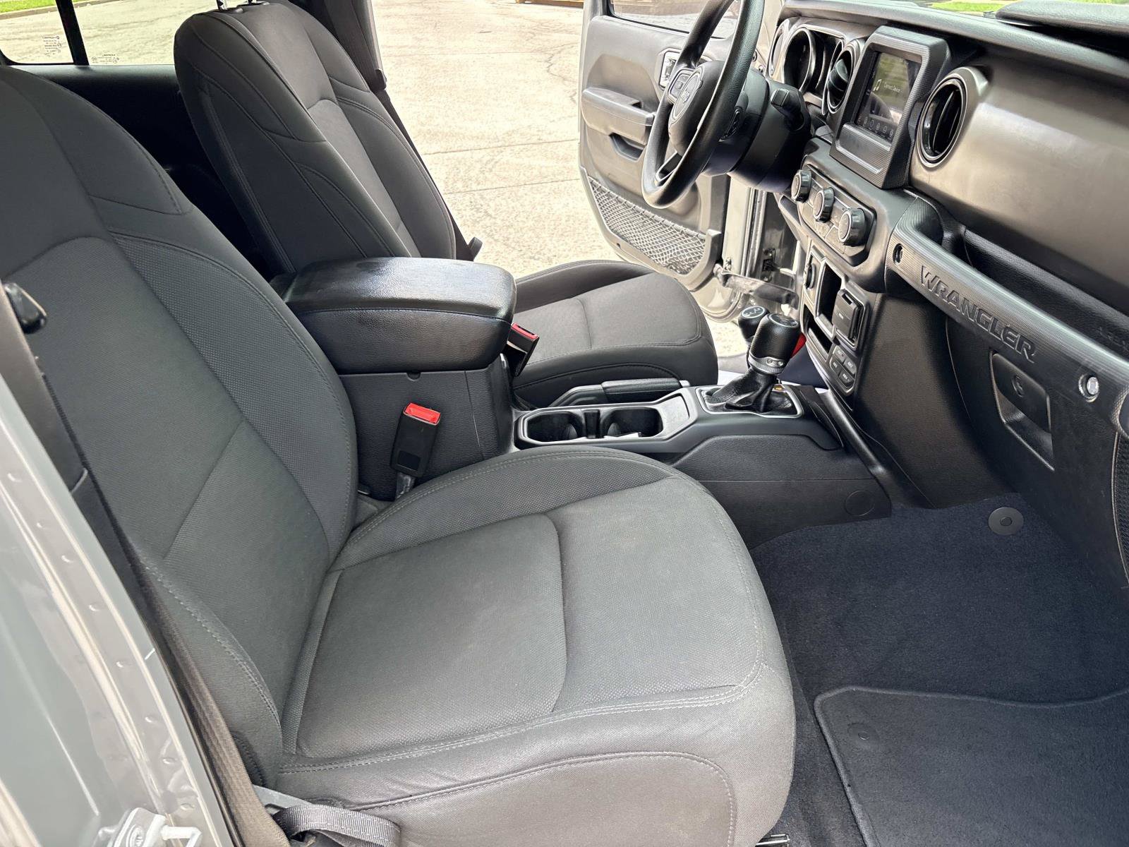 Used 2018 Jeep Wrangler Unlimited Sport AWD/4WD image 34