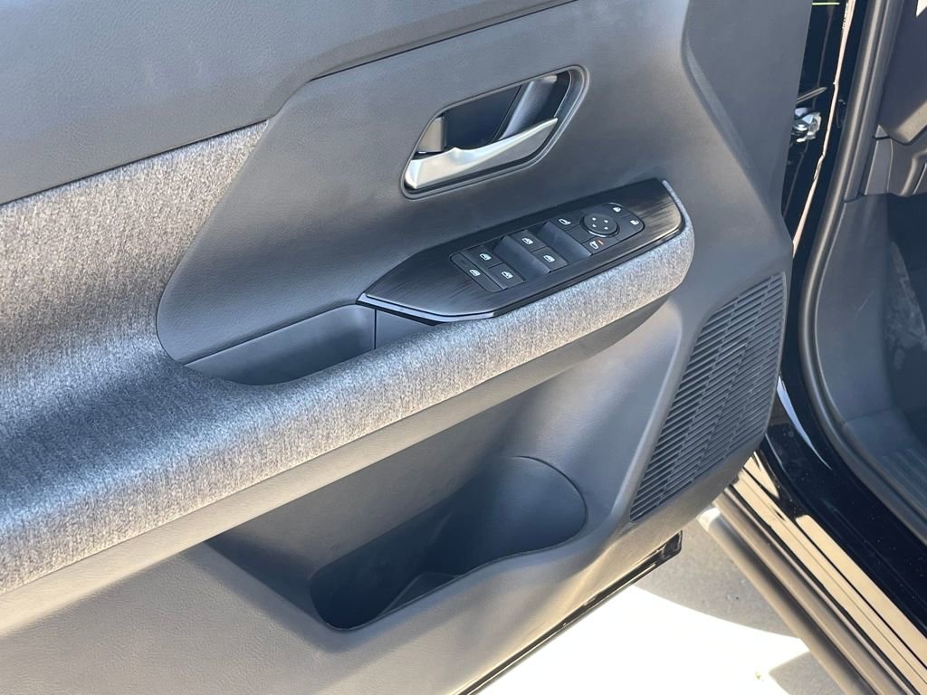 New 2026 Nissan Kicks SV w/ SV Premium Package FWD image 33