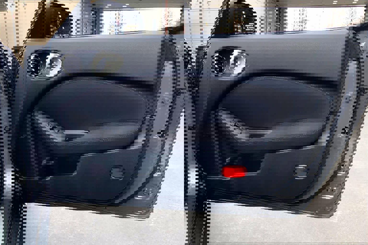 Used 2016 Nissan 370Z w/ Sport Package image 19