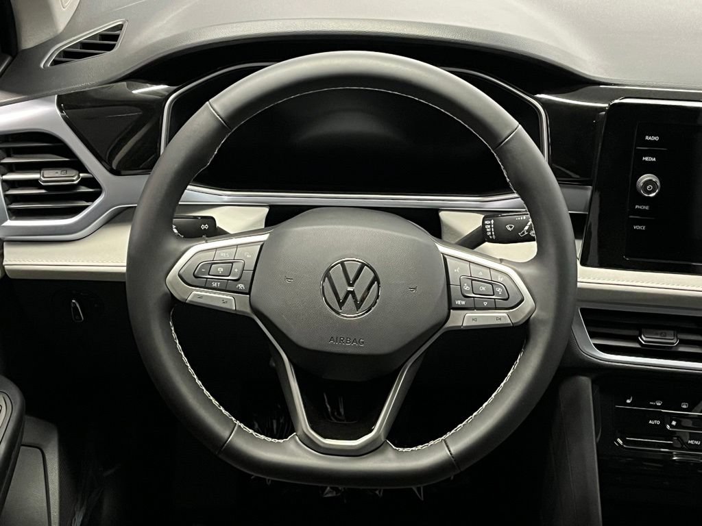 New 2026 Volkswagen Taos SE AWD/4WD image 9
