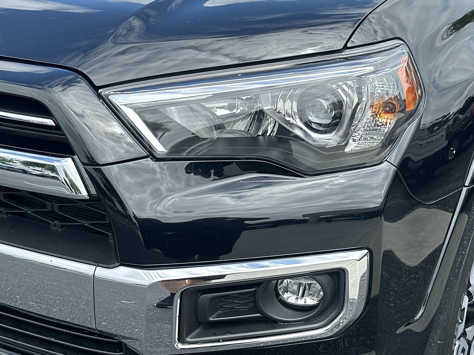 Used 2024 Toyota 4Runner Limited AWD/4WD image 11