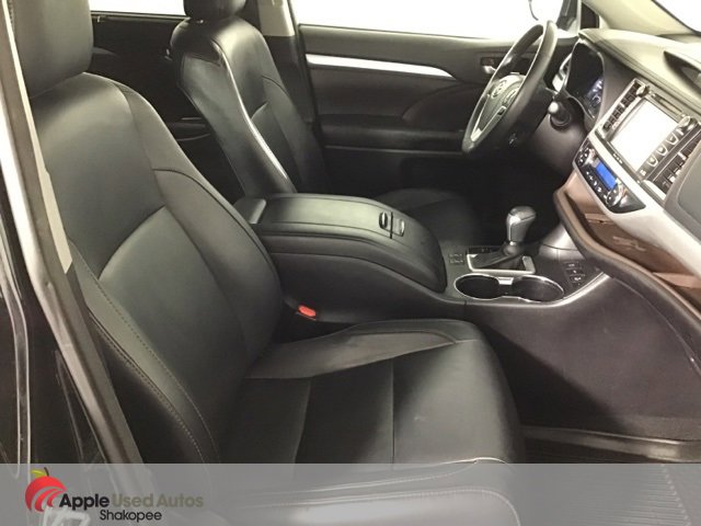 Used 2017 Toyota Highlander XLE image 31