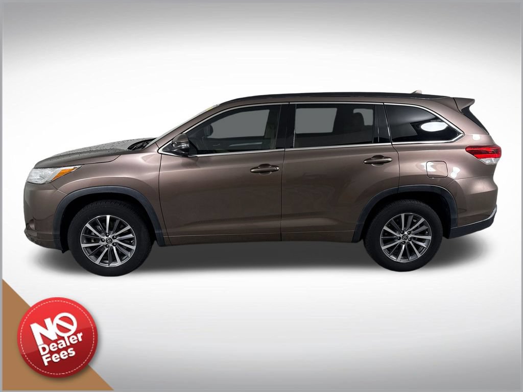Used 2017 Toyota Highlander XLE FWD image 7