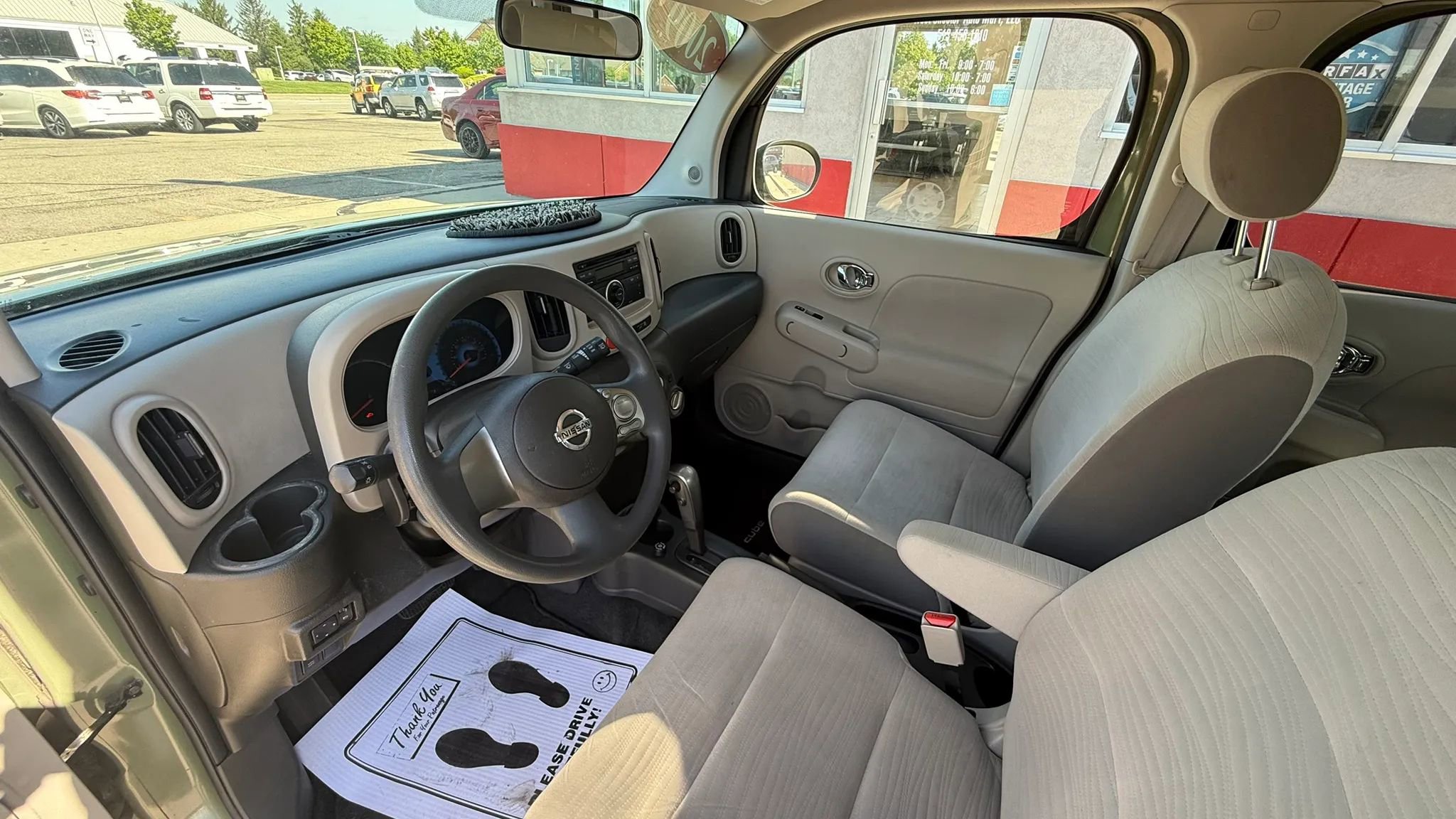 Used 2009 Nissan Cube 1.8 S w/ Interior Illumination Pkg FWD image 7