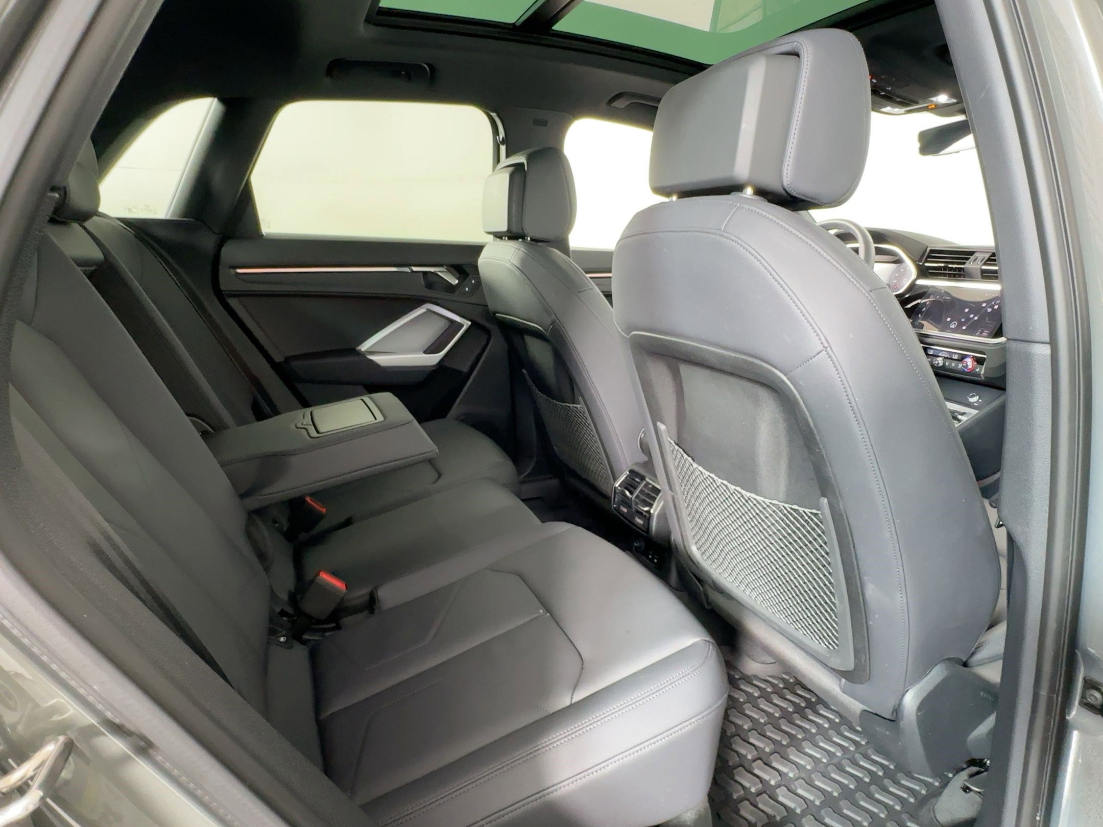 Certified 2025 Audi Q3 2.0T Premium Plus w/ Premium Plus Package image 30