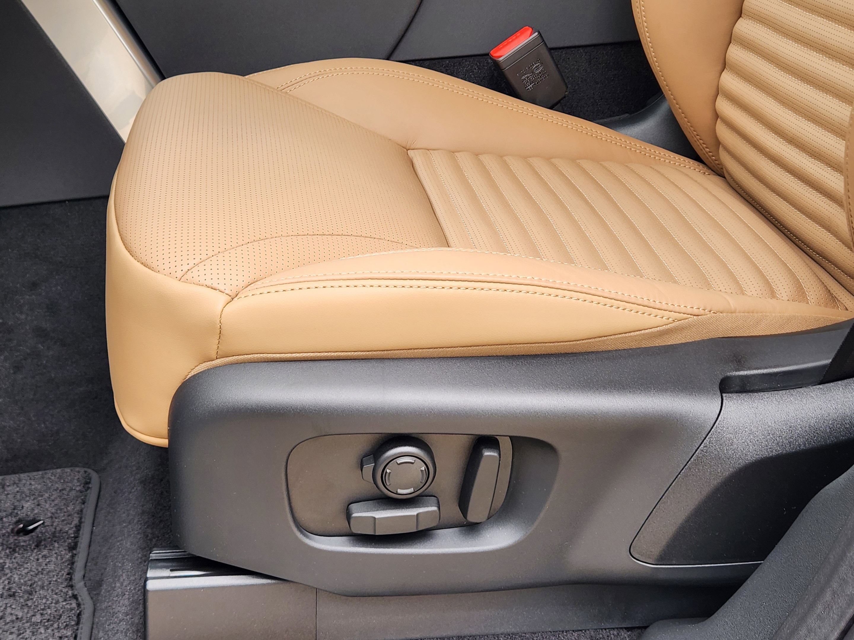 New 2026 Land Rover Discovery Limited Edition AWD/4WD image 20