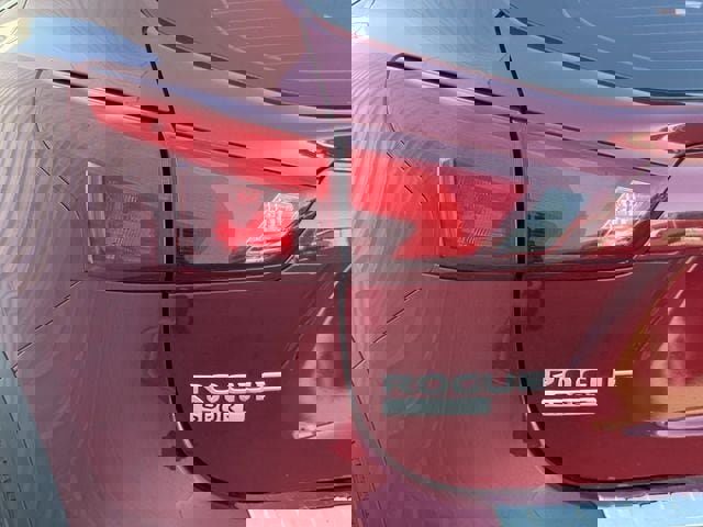 Used 2019 Nissan Rogue Sport SV w/ Technology Package image 6