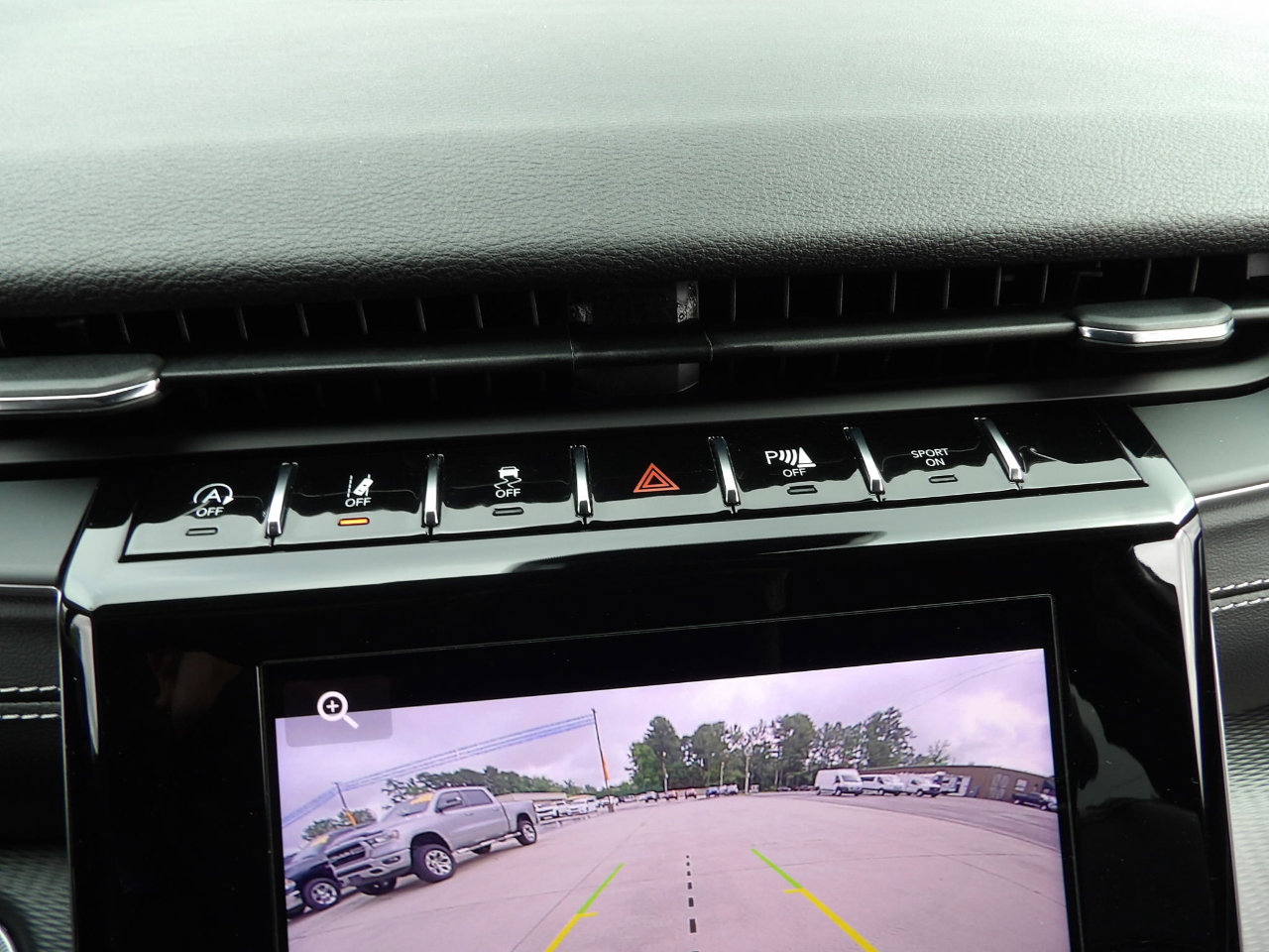 Used 2023 Jeep Grand Cherokee L Laredo image 28