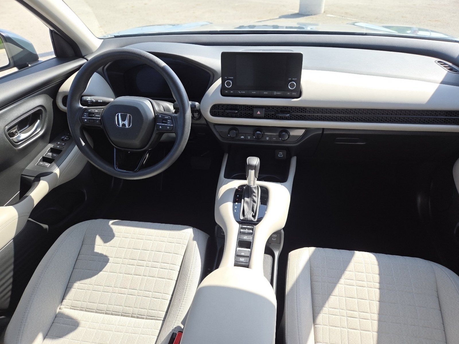 Used 2025 Honda HR-V LX image 23