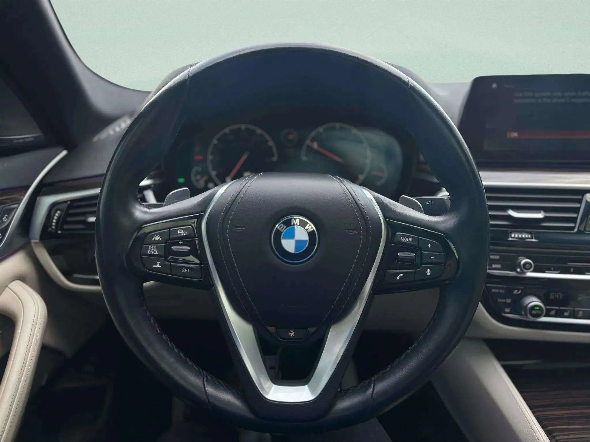 Used 2019 BMW 540i w/ Premium Package image 27