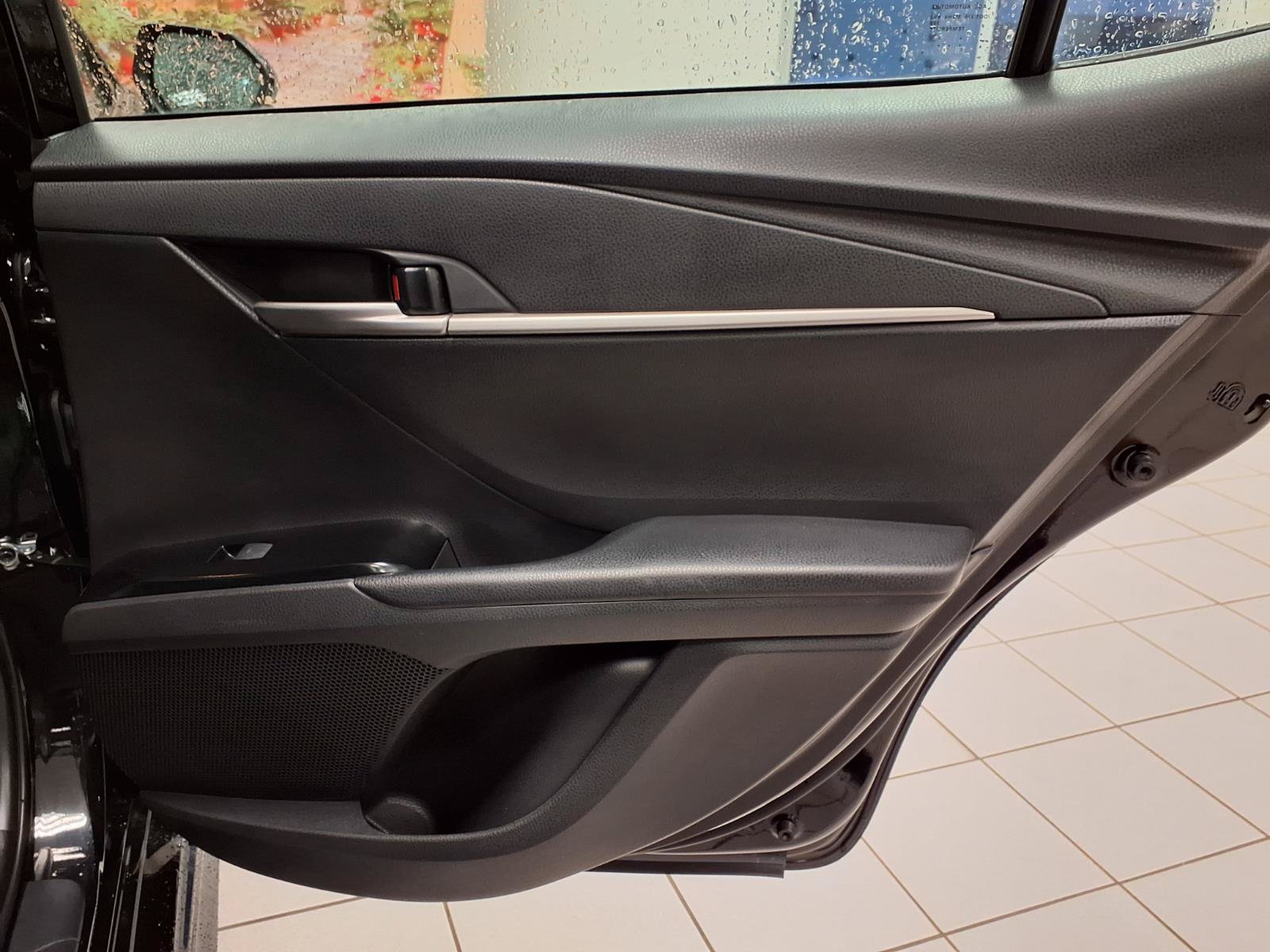 Used 2025 Toyota Camry SE FWD image 12