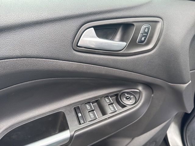 Used 2017 Ford Escape SE w/ Equipment Group 201A image 20