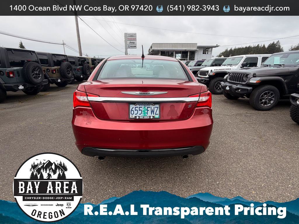 Used 2012 Chrysler 200 Touring FWD image 6