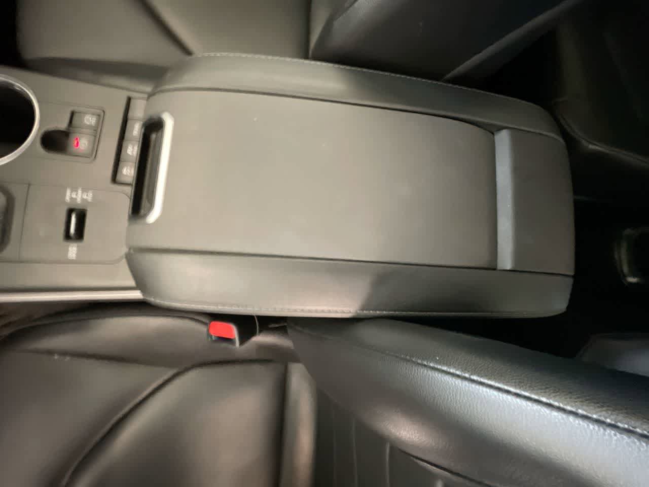 Used 2022 Toyota Highlander XLE AWD/4WD image 21