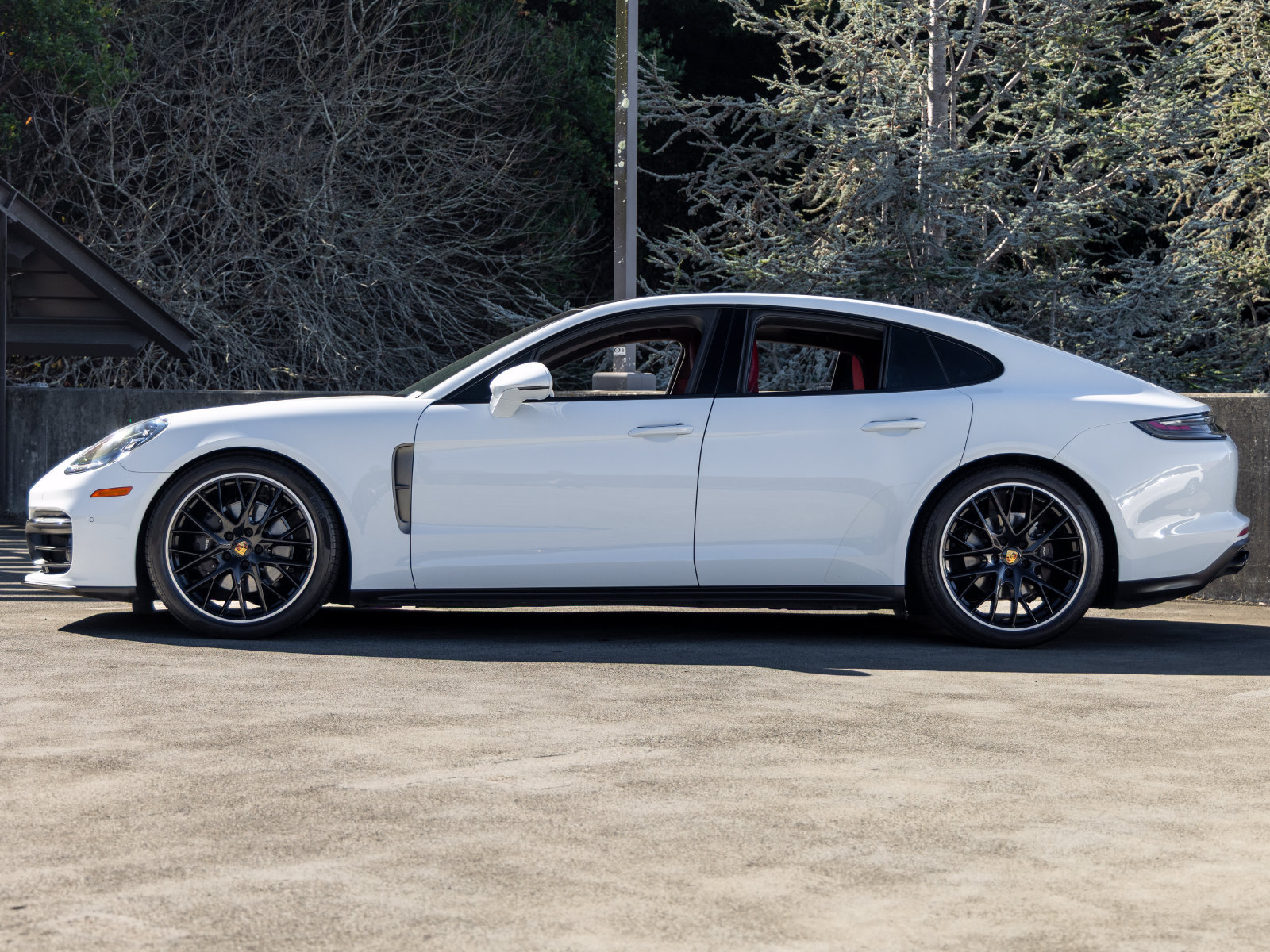 Used 2023 Porsche Panamera 4 Platinum Edition AWD/4WD image 2