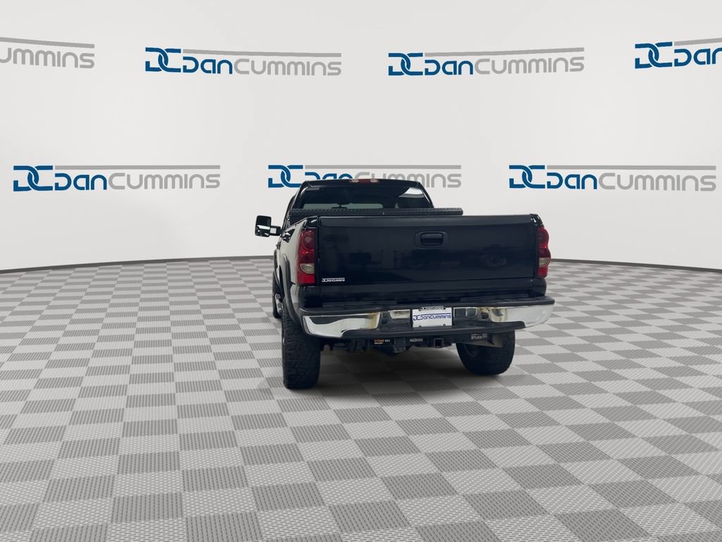 Used 2004 Chevrolet Silverado 2500 LT w/ Skid Plate Package AWD/4WD image 7
