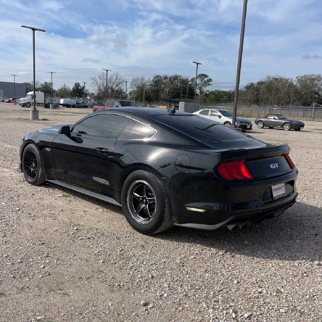 Used 2022 Ford Mustang GT Premium w/ Equipment Group 401A RWD image 4
