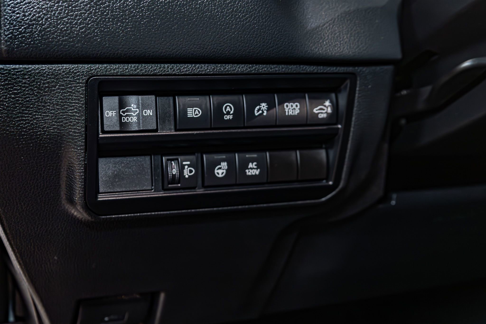 Used 2022 Toyota Tundra Limited w/ Power Package image 18