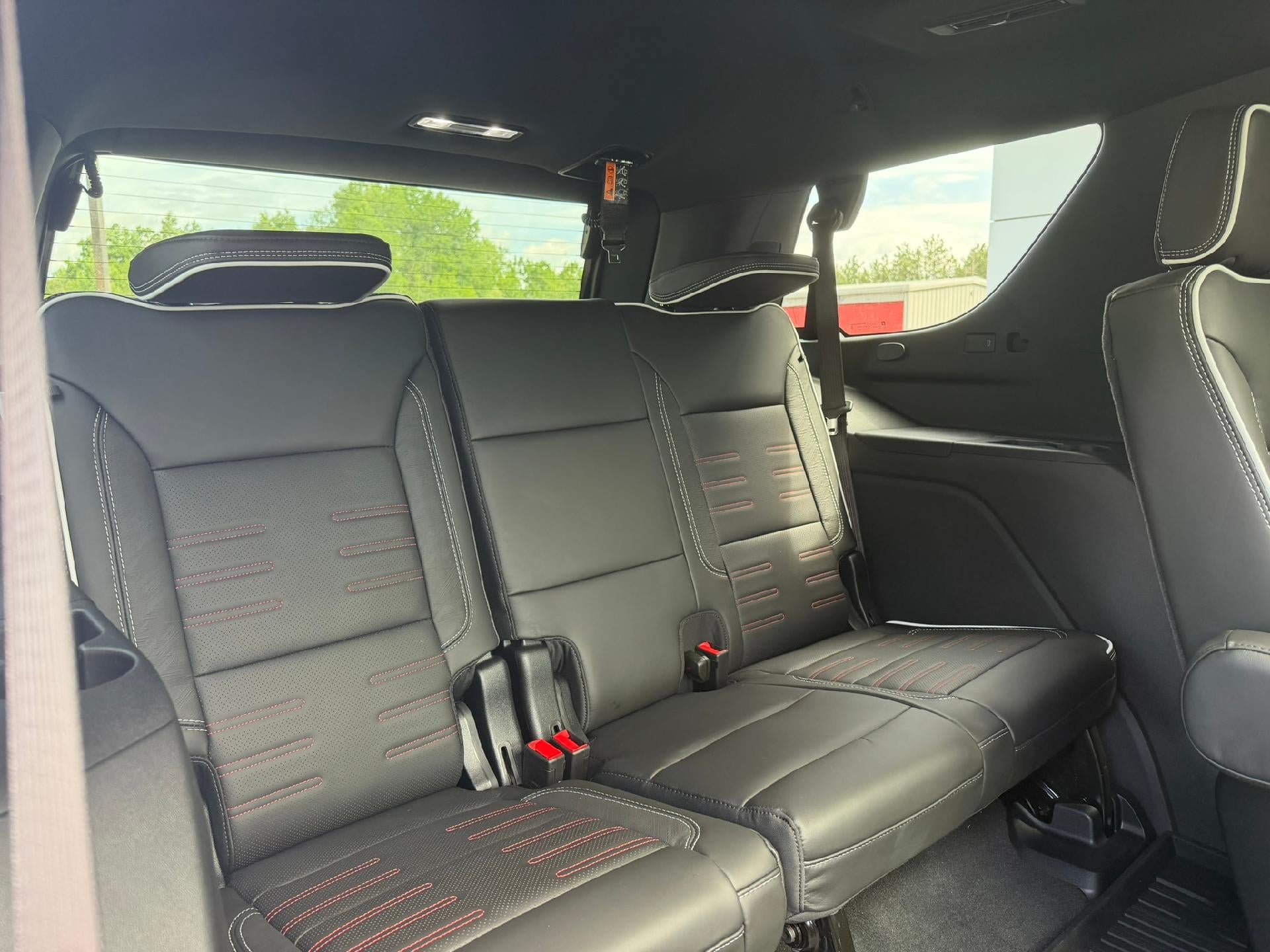 New 2026 GMC Yukon AT4 Ultimate w/ LPO, Floor Liner Package AWD/4WD image 47