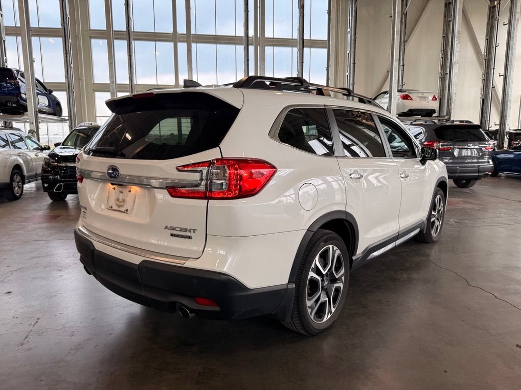 Used 2023 Subaru Ascent Touring AWD/4WD image 3