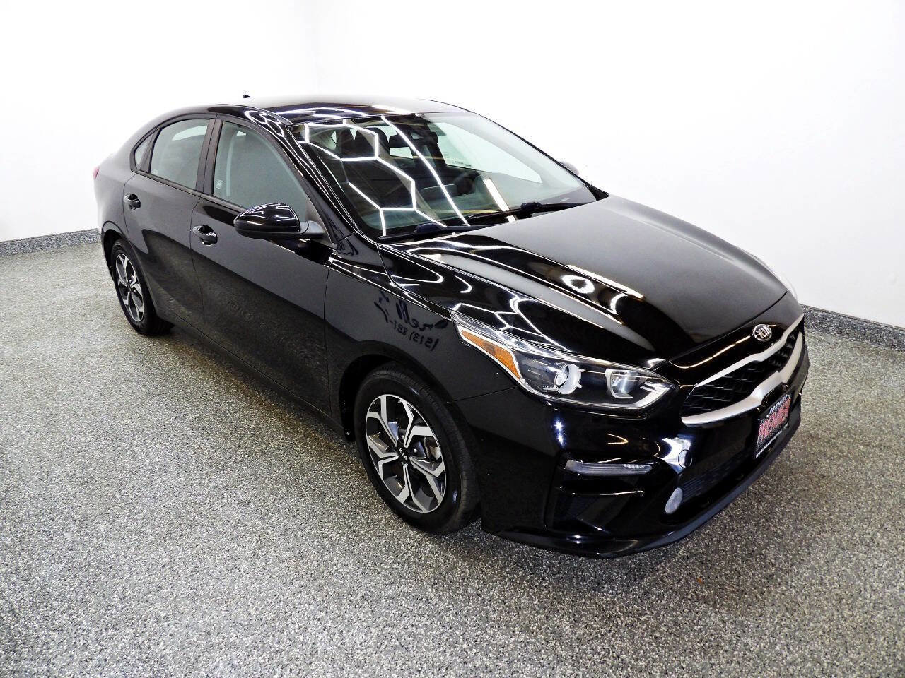 Used 2021 Kia Forte LXS image 2