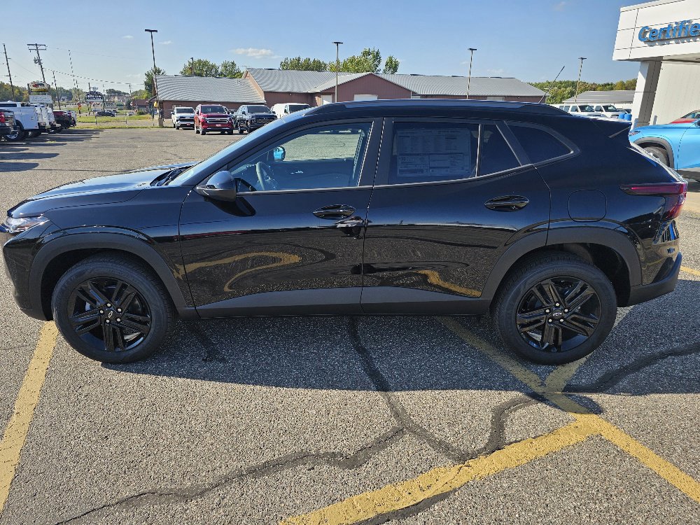 New 2026 Chevrolet Trax ACTIV image 2