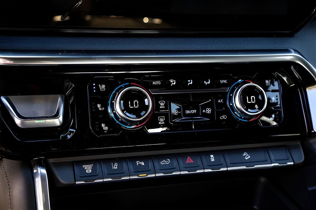 Used 2025 GMC Sierra 2500 Denali w/ Denali Reserve Package image 16