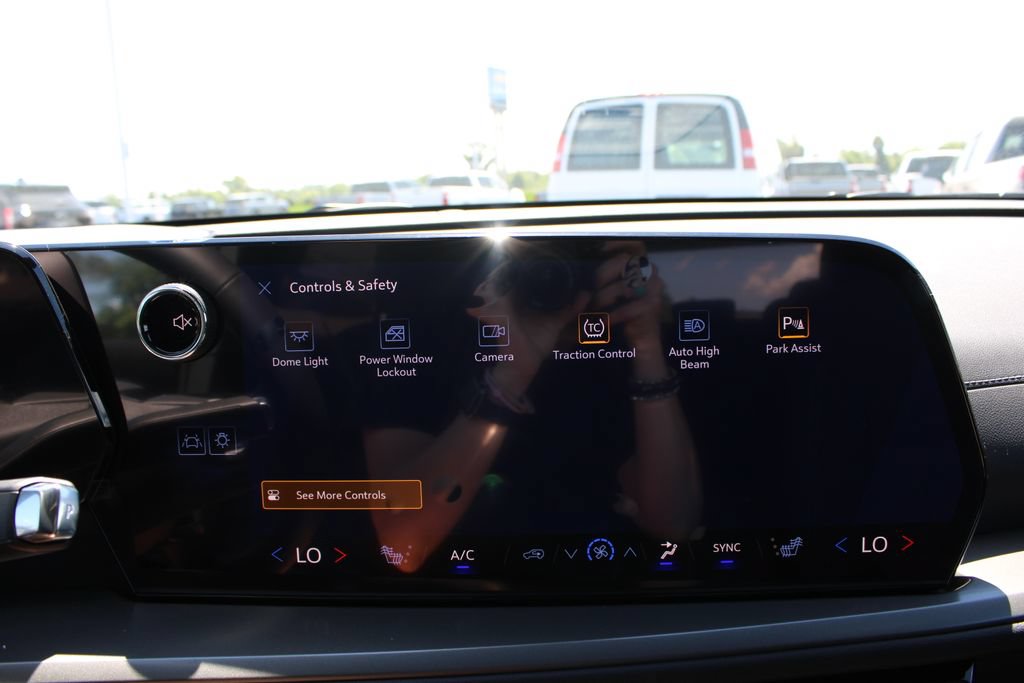 New 2026 Chevrolet Traverse LT w/ Midnight/Sport Edition FWD image 51