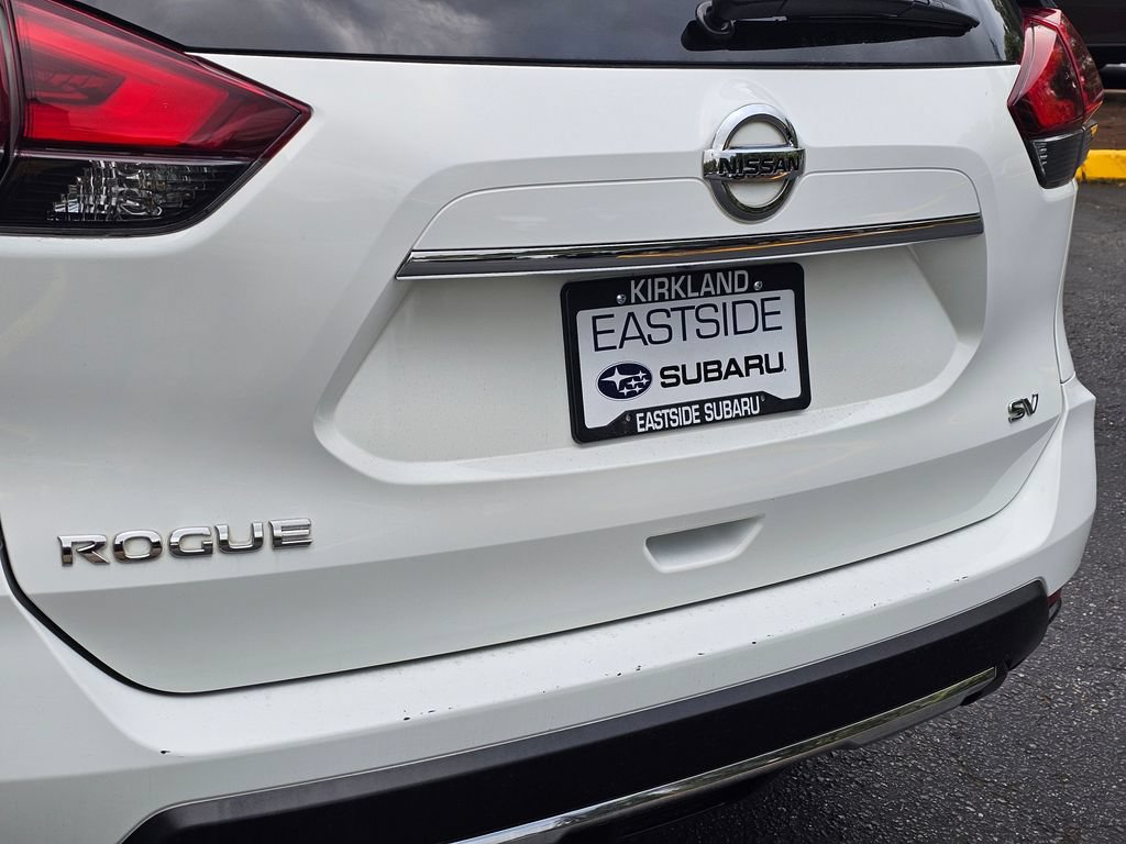 Used 2018 Nissan Rogue SV FWD image 13