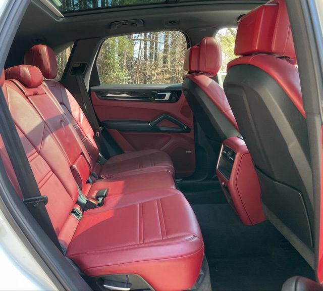 Used 2019 Porsche Cayenne Base image 17