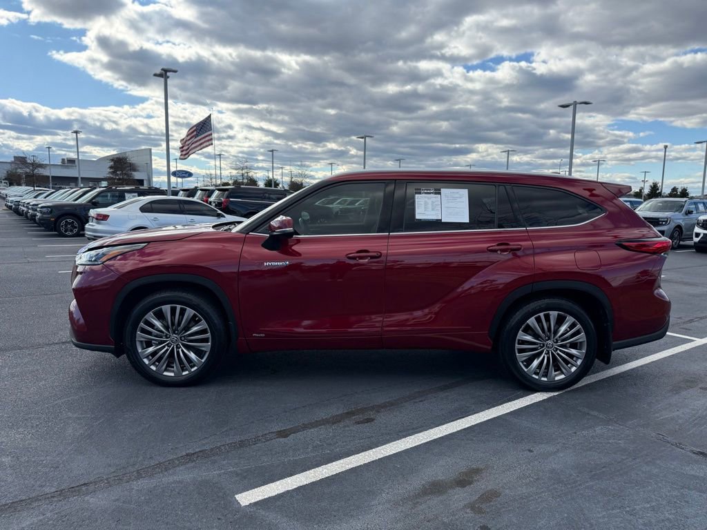 Used 2021 Toyota Highlander Platinum image 4
