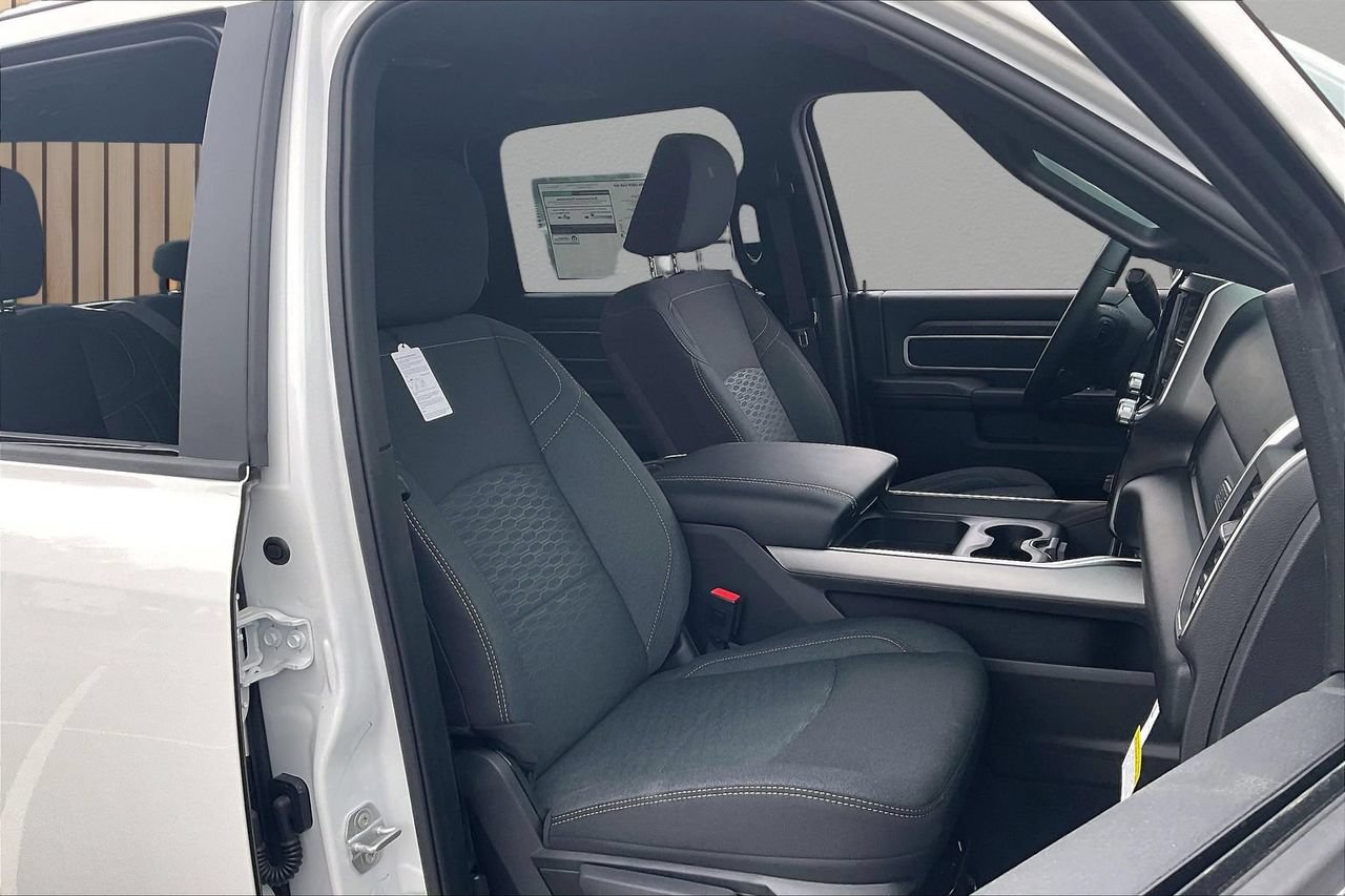 New 2026 RAM 2500 Big Horn AWD/4WD image 21