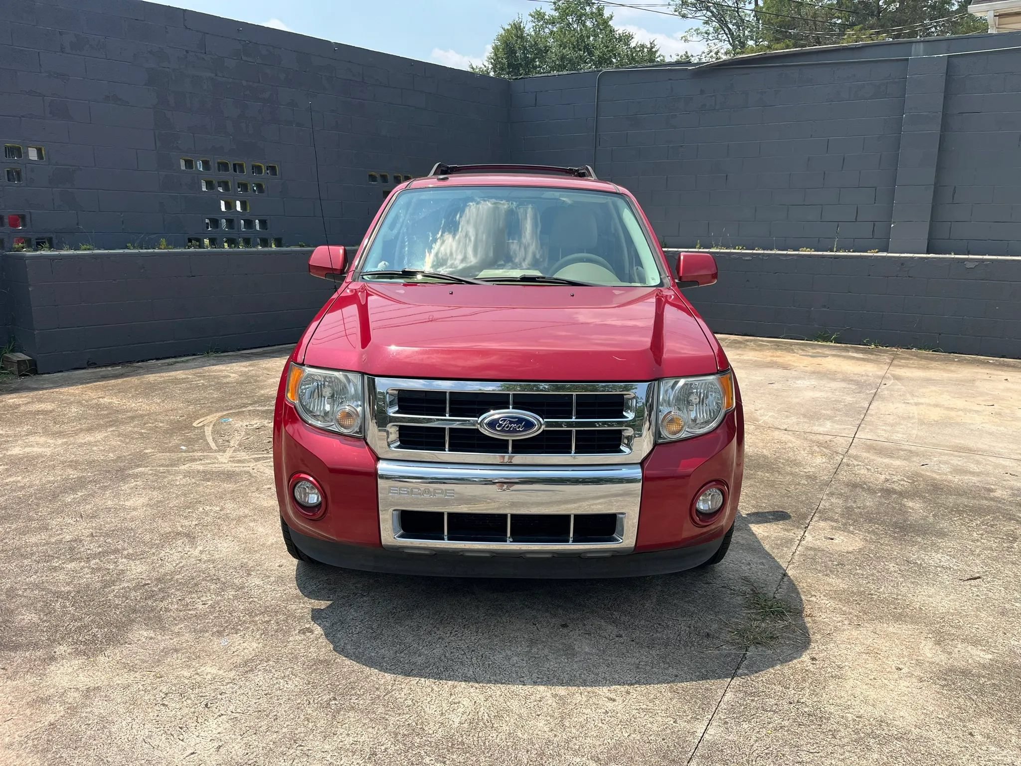 Used 2011 Ford Escape Limited FWD image 2