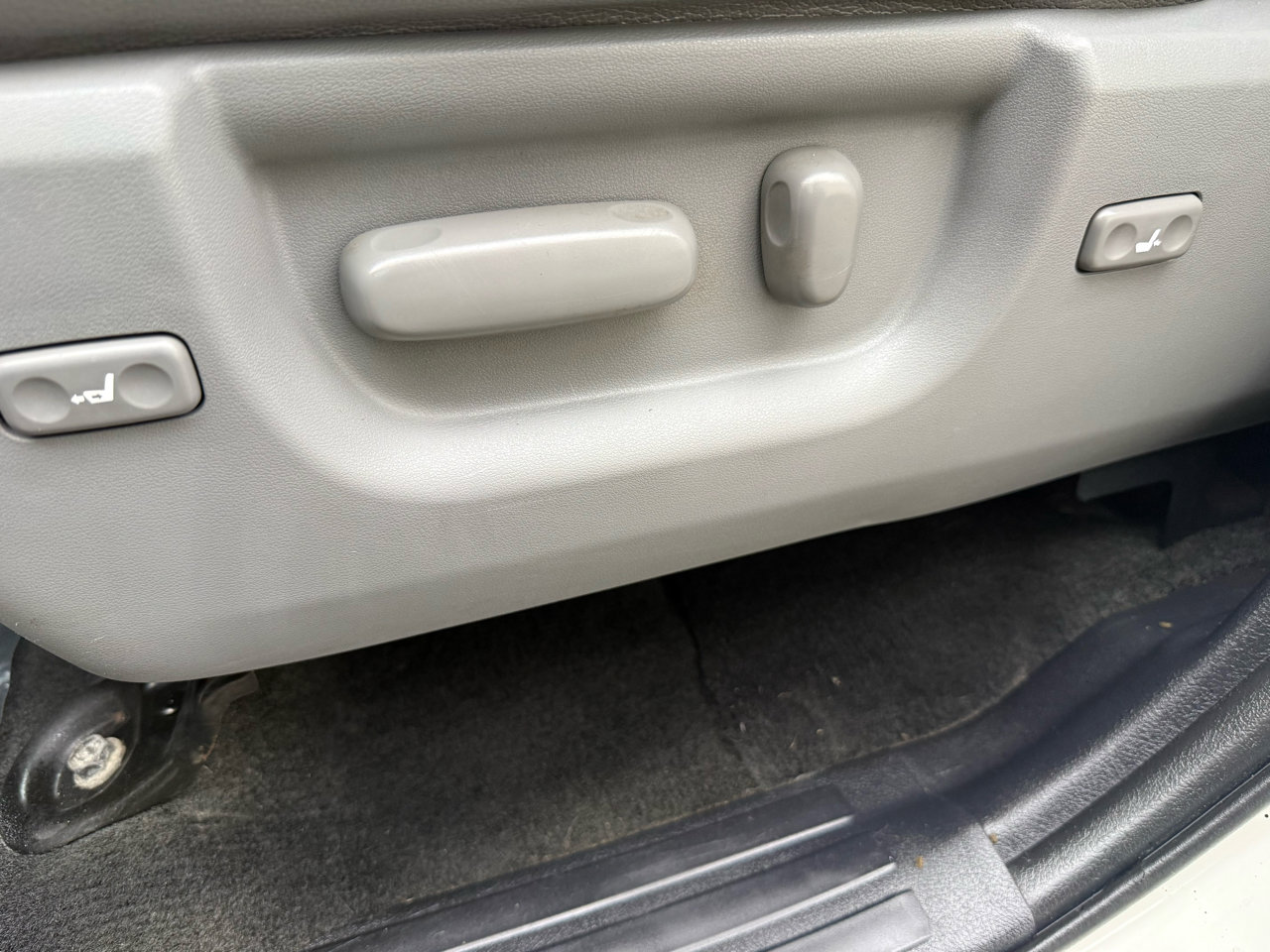 Used 2012 Toyota Sequoia Platinum image 50